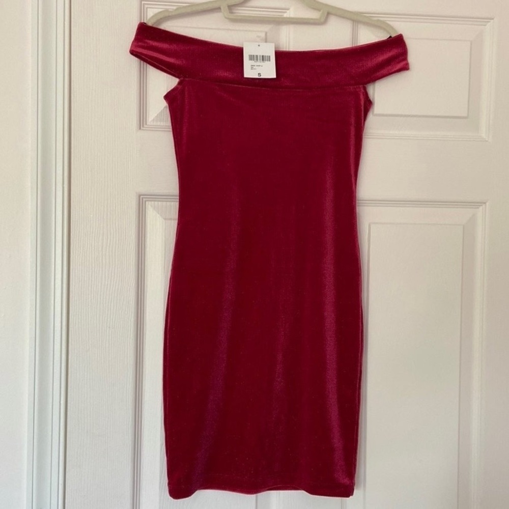 NWT Forever 21 Red Velvet Off-The-Shoulder Mini Bodycon Dress